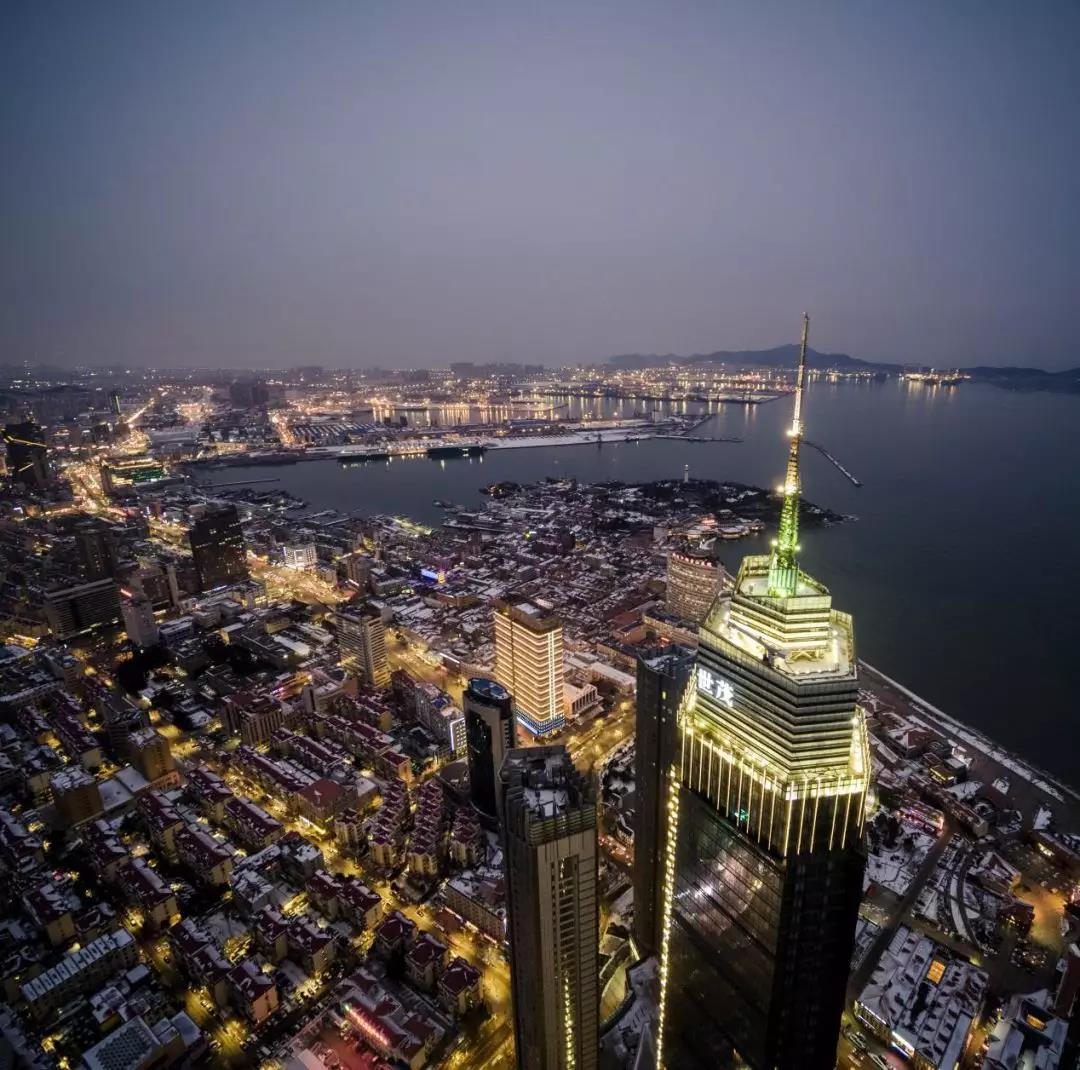 港区全国政协委员一行考察烟台世茂海湾壹号项目